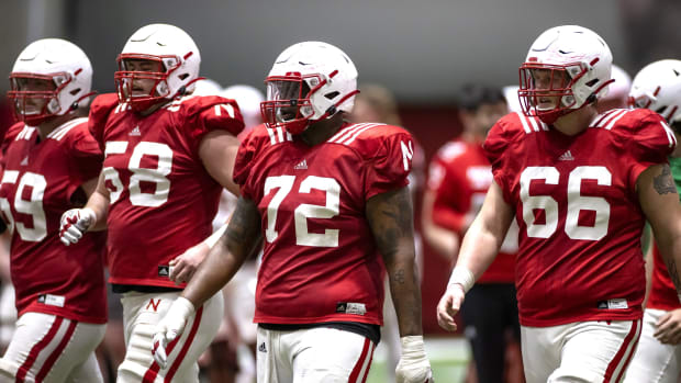 Offensive line Henry Lutovsky and Ian Boerkircher and Kevin Williams Jr. and Ezra Miller spring practice 2022.03.30 2901
